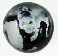 PISAPAPELES AUDREY HEPBURN